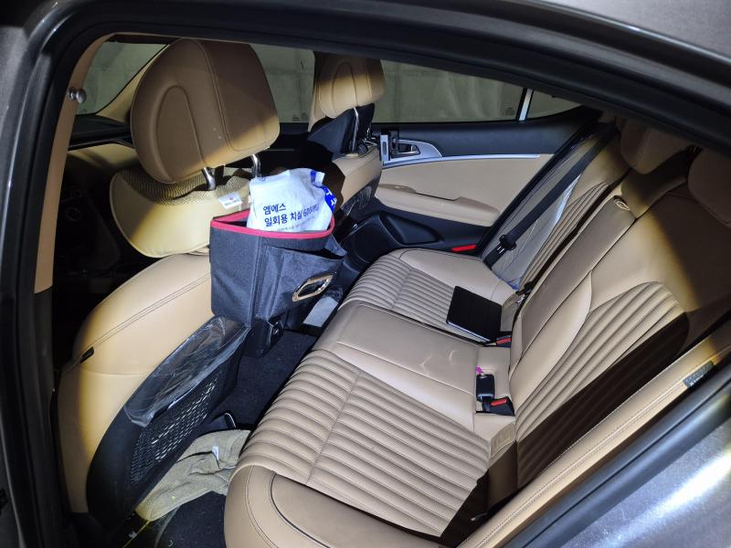 제네시스 더 뉴G70 가솔린 2.0T AWD 기본형 - 이미지 8