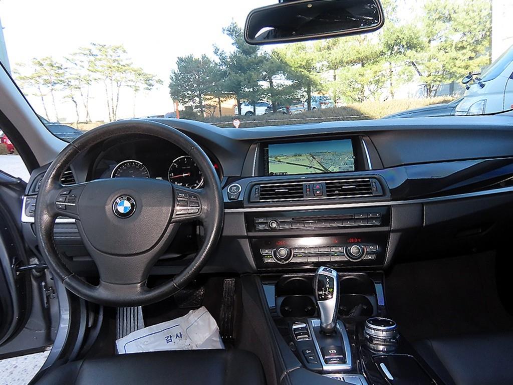BMW 5시리즈(6세대) 520d xDrive - 이미지 4