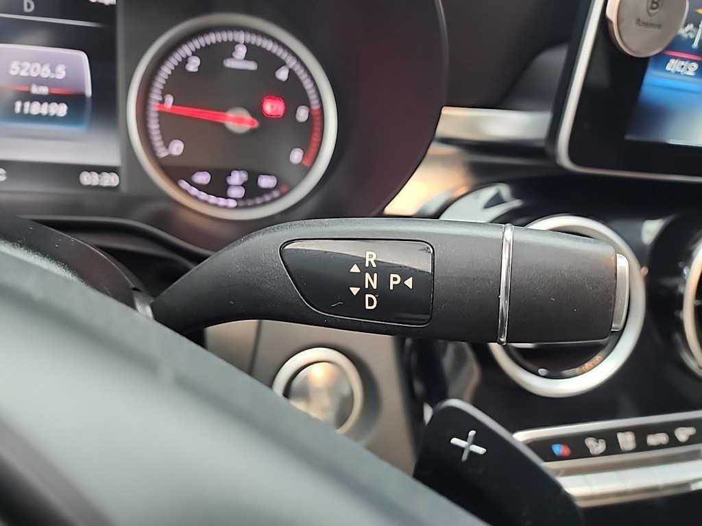 벤츠 C클래스(4세대) C200 d - 이미지 4