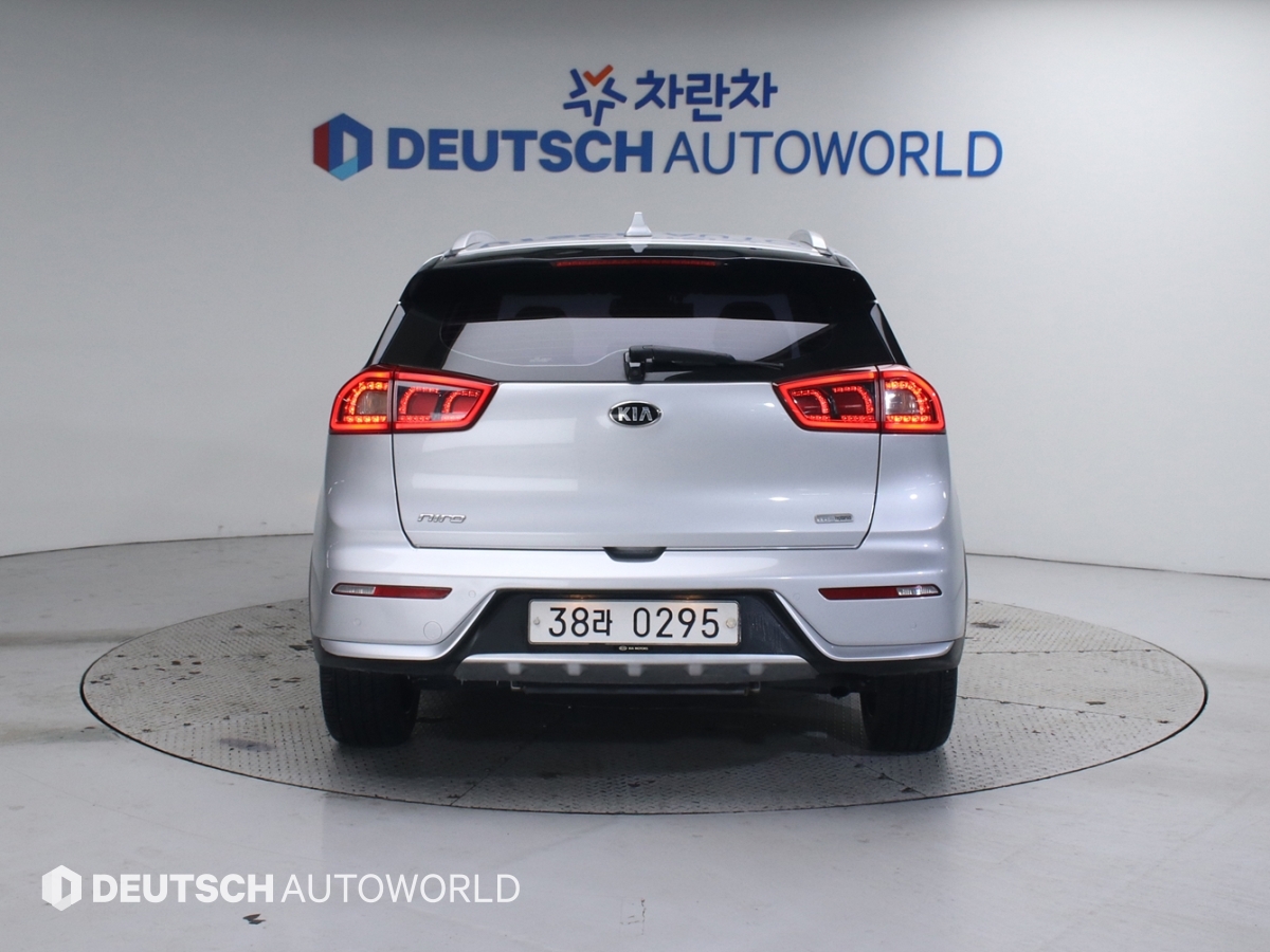 기아 니로 1.6 하이브리드 노블레스