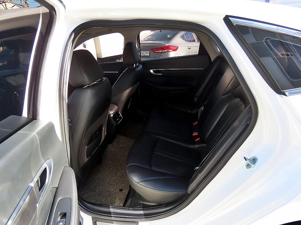 현대 쏘나타(DN8) 하이브리드 2.0 HEV 프리미엄 플러스 - 이미지 20