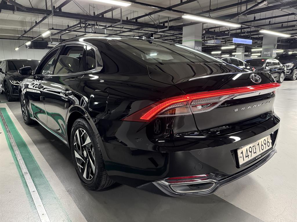 현대 더 뉴그랜저IG 하이브리드 2.4 HEV 프리미엄 초이스 - 이미지 13