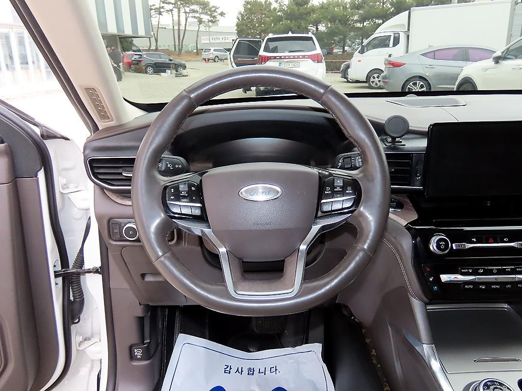 포드 익스플로러(6세대) 3.0 AWD 플래티넘 - 이미지 18