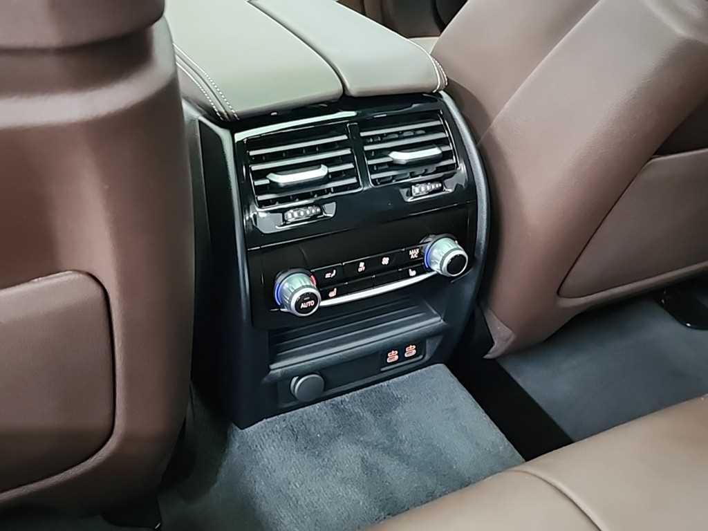 BMW 5시리즈(7세대) 530i M 스포츠팩 - 이미지 15