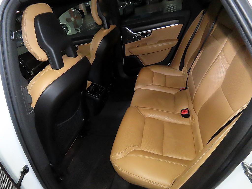 볼보 V90 크로스컨트리 2.0 T5 AWD 프로 - 이미지 16