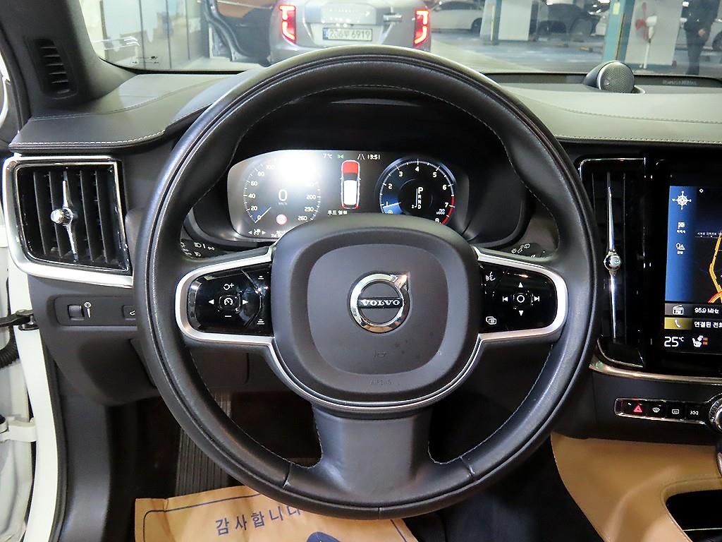 볼보 V90 크로스컨트리 2.0 T5 AWD 프로 - 이미지 8