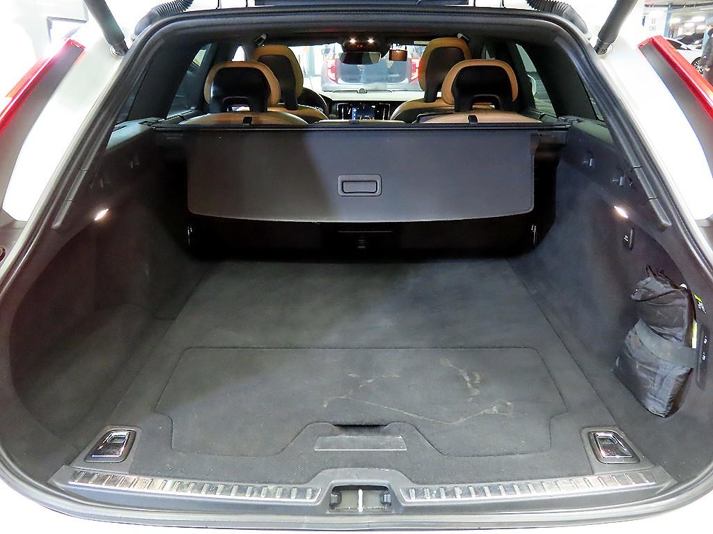 볼보 V90 크로스컨트리 2.0 T5 AWD 프로 - 이미지 18