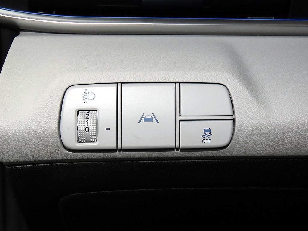 현대 아반떼(CN7) 1.6 가솔린 인스퍼레이션 - 이미지 19