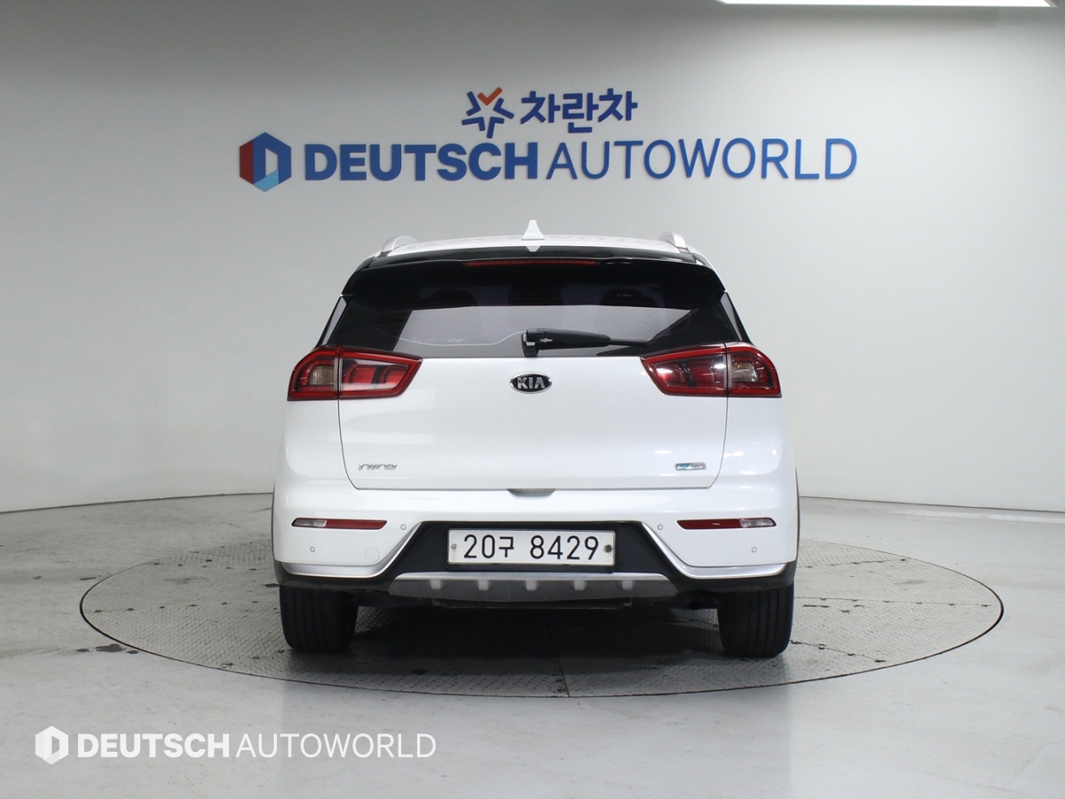 기아 니로 1.6 하이브리드 프레스티지 - 이미지 17
