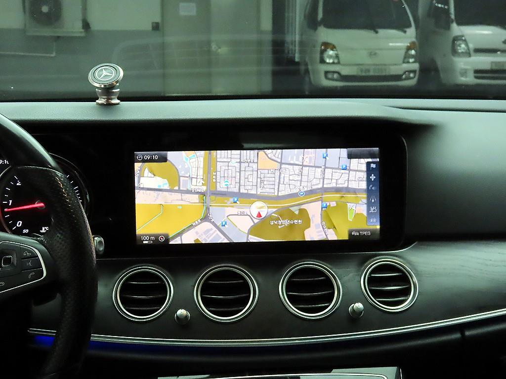 벤츠 E클래스(5세대) E220d 아방가르드 - 이미지 15