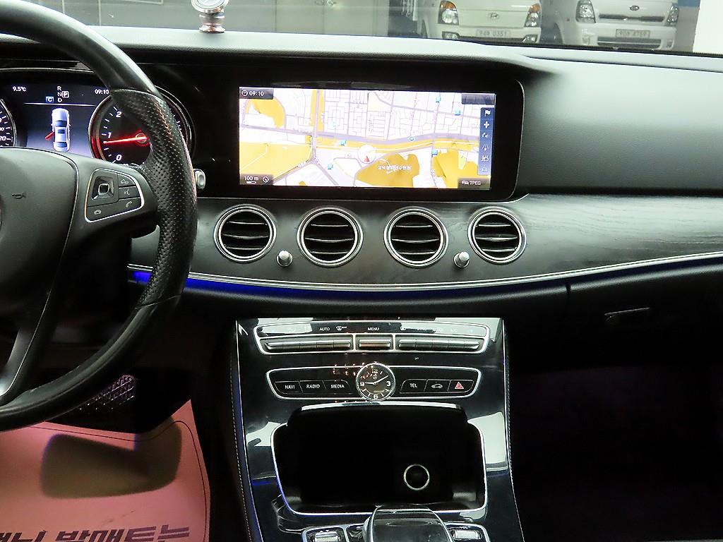 벤츠 E클래스(5세대) E220d 아방가르드 - 이미지 9