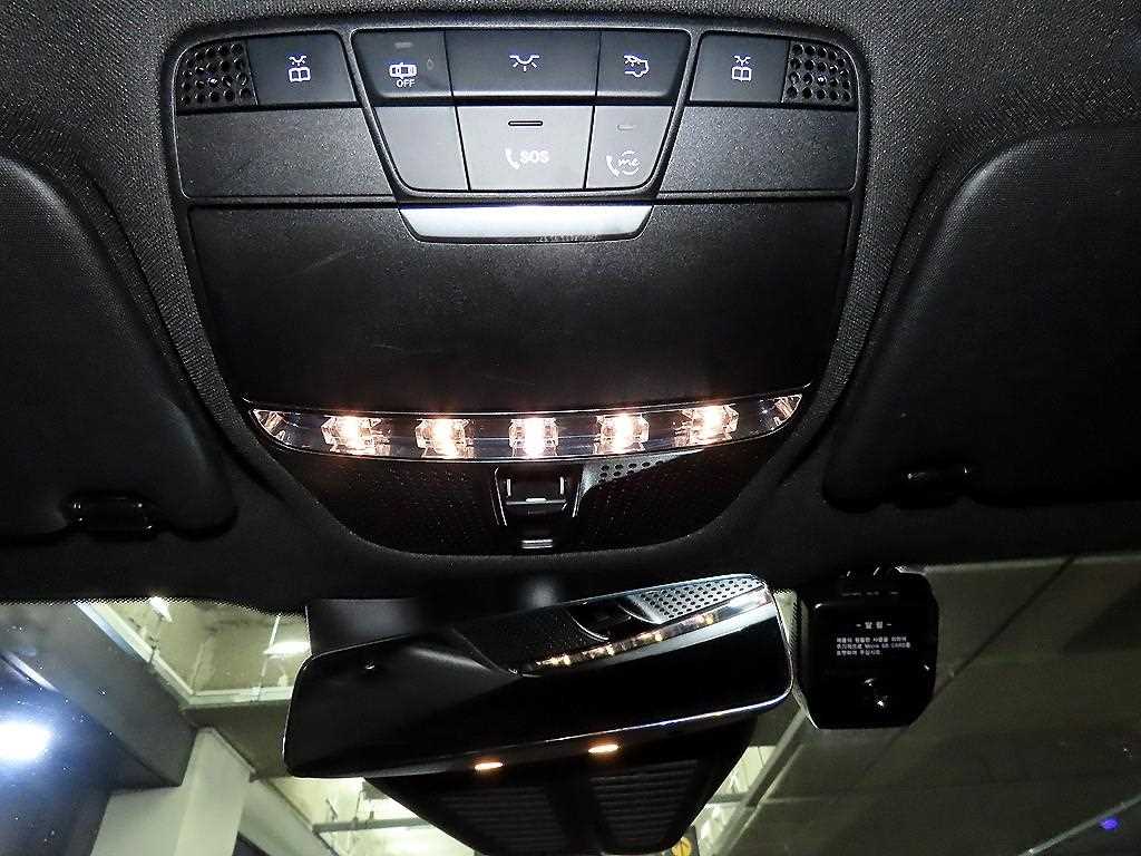 벤츠 GLC클래스 GLC 300e 4매틱 - 이미지 3