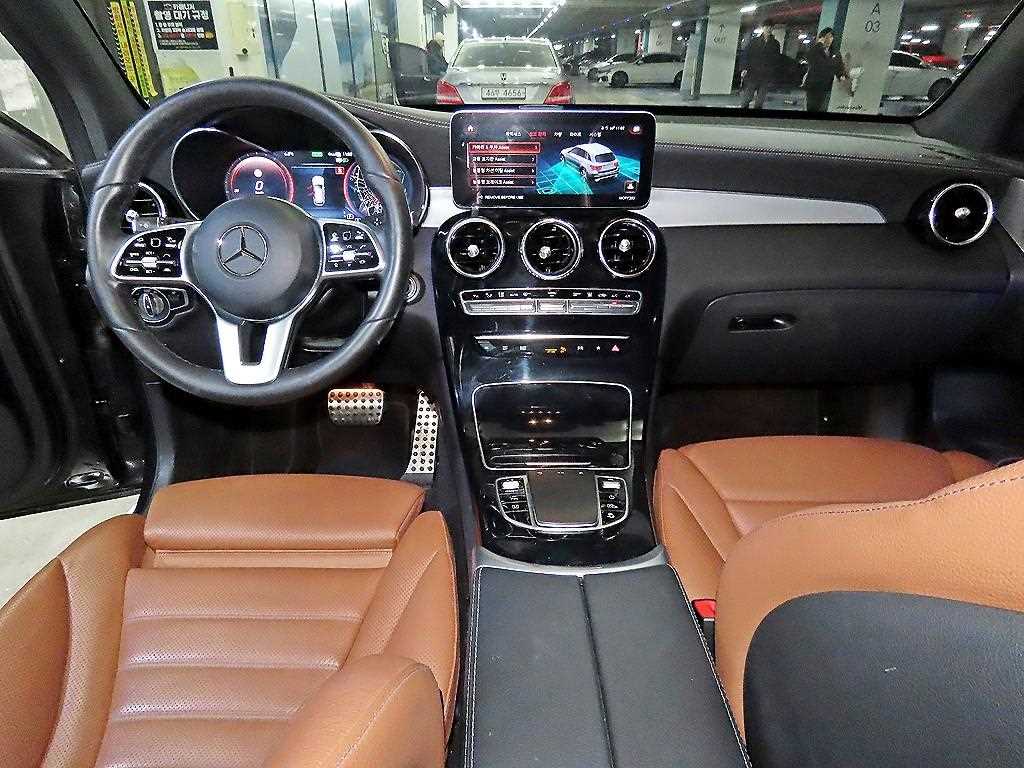 벤츠 GLC클래스 GLC 300e 4매틱 - 이미지 17