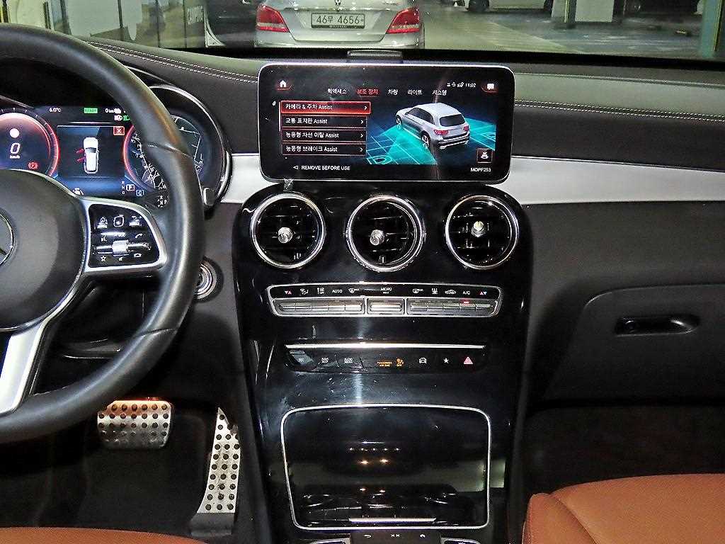 벤츠 GLC클래스 GLC 300e 4매틱 - 이미지 7