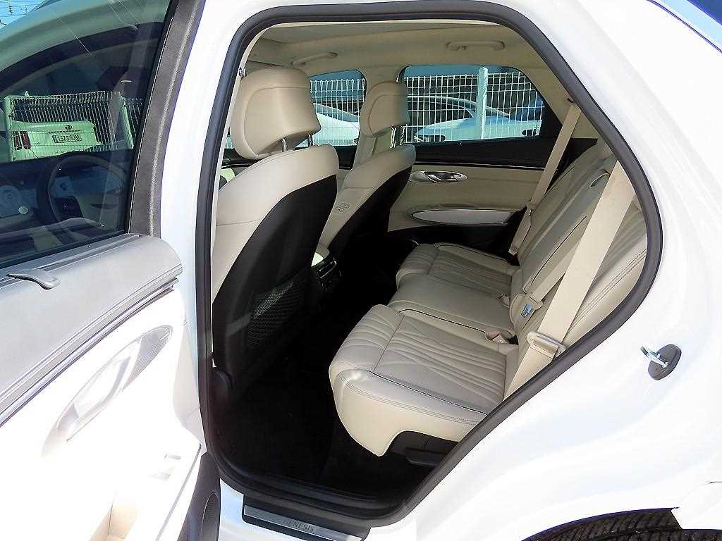 제네시스 신형 GV70 2.5T AWD 기본형 - 이미지 16