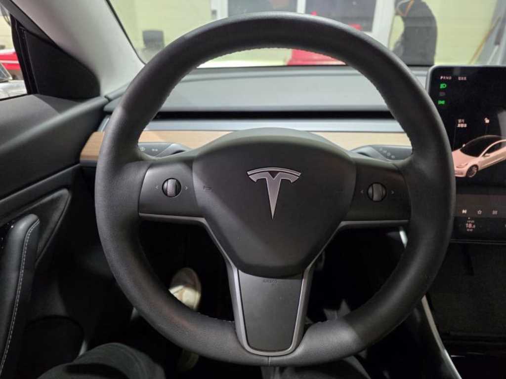 테슬라 모델 3 AWD 롱 레인지 - 이미지 4