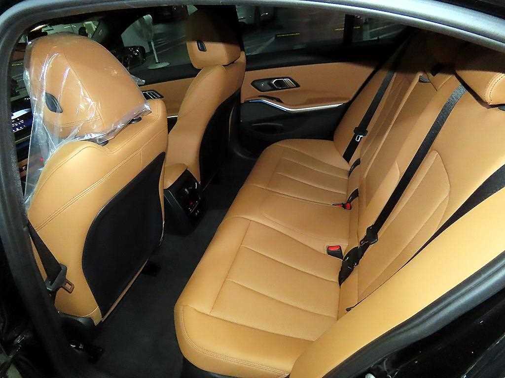 BMW 3시리즈(7세대) 320i M 스포츠팩 - 이미지 8