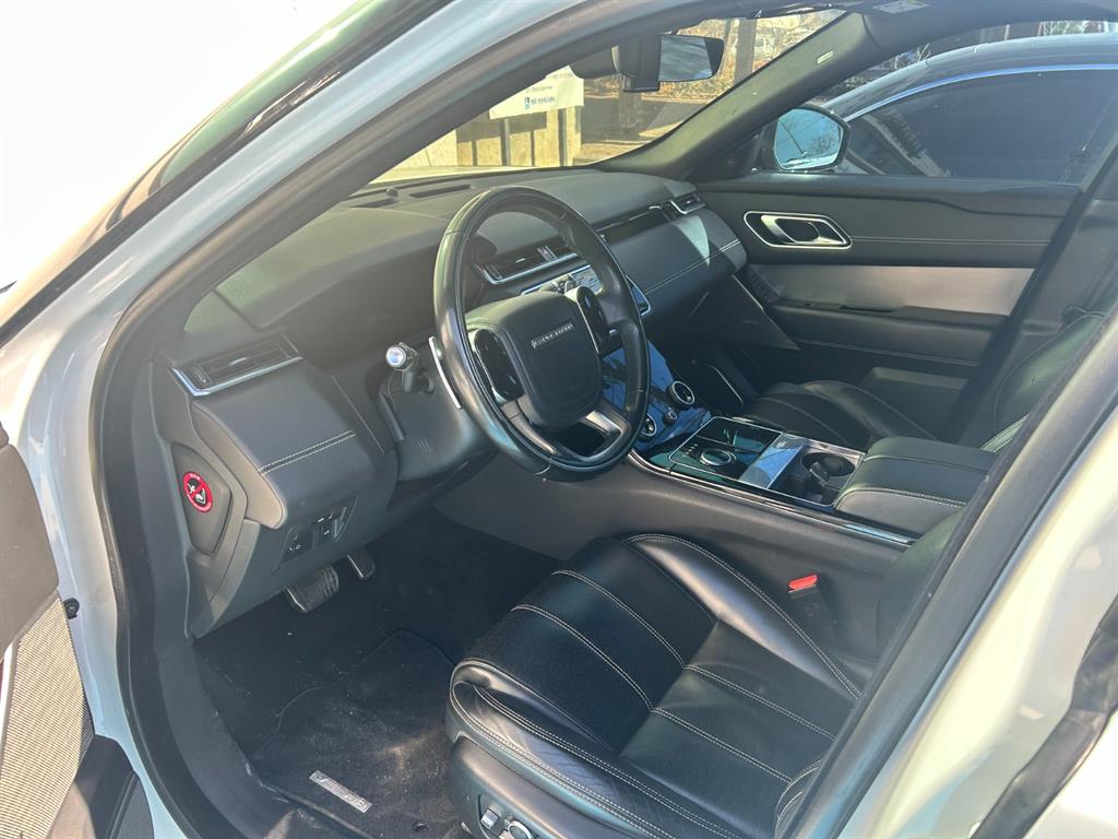 랜드로버 레인지로버 벨라 3.0 D300 HSE R다이나믹 - 이미지 6