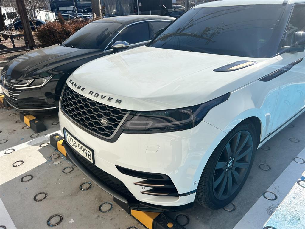 랜드로버 레인지로버 벨라 3.0 D300 HSE R다이나믹