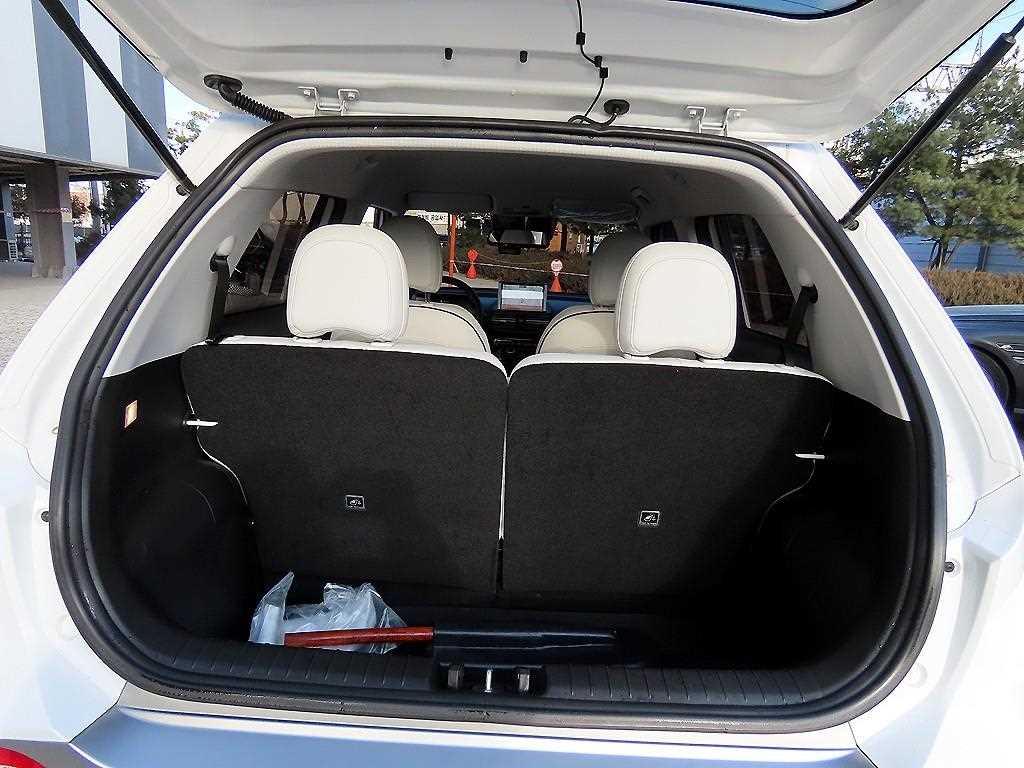 현대 캐스퍼 가솔린 1.0 디 에센셜 - 이미지 11