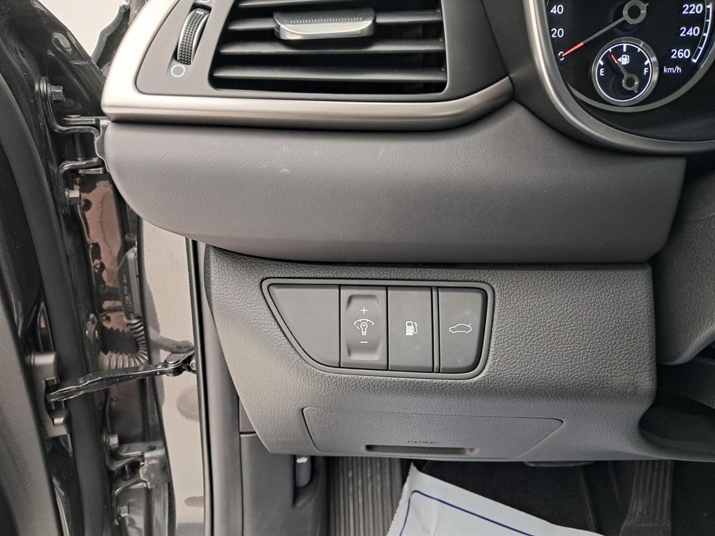 제네시스 더 뉴G70 가솔린 2.0T 2WD 기본형 - 이미지 9