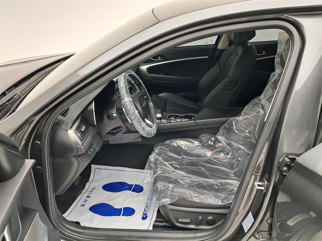 제네시스 더 뉴G70 가솔린 2.0T 2WD 기본형 - 이미지 17