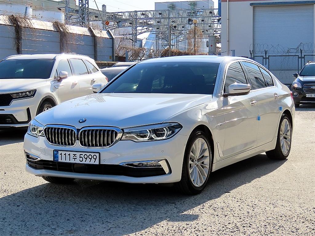 BMW 5시리즈(7세대) 530i xDrive 럭셔리 라인플러스 - 이미지 17