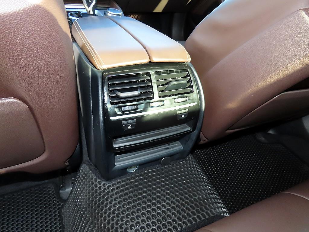 BMW 5시리즈(7세대) 530i xDrive 럭셔리 라인플러스 - 이미지 4