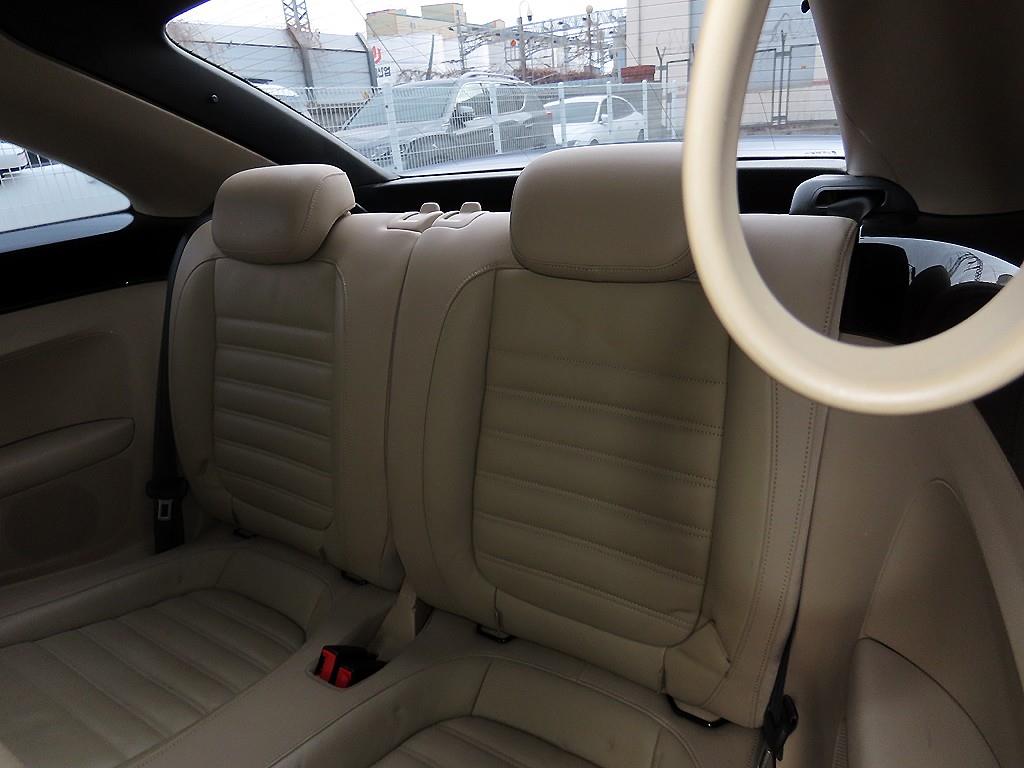 폭스바겐 더 비틀 2.0 TDI 프리미엄 - 이미지 16