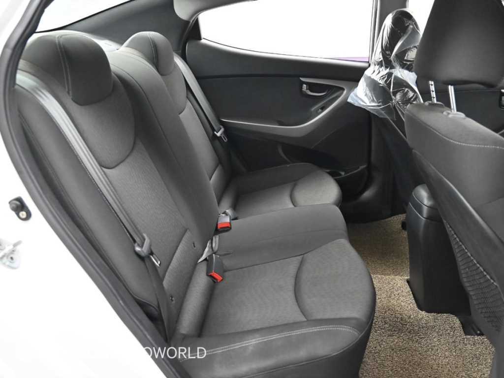 현대 아반떼MD M16 GDi 럭셔리 - 이미지 4