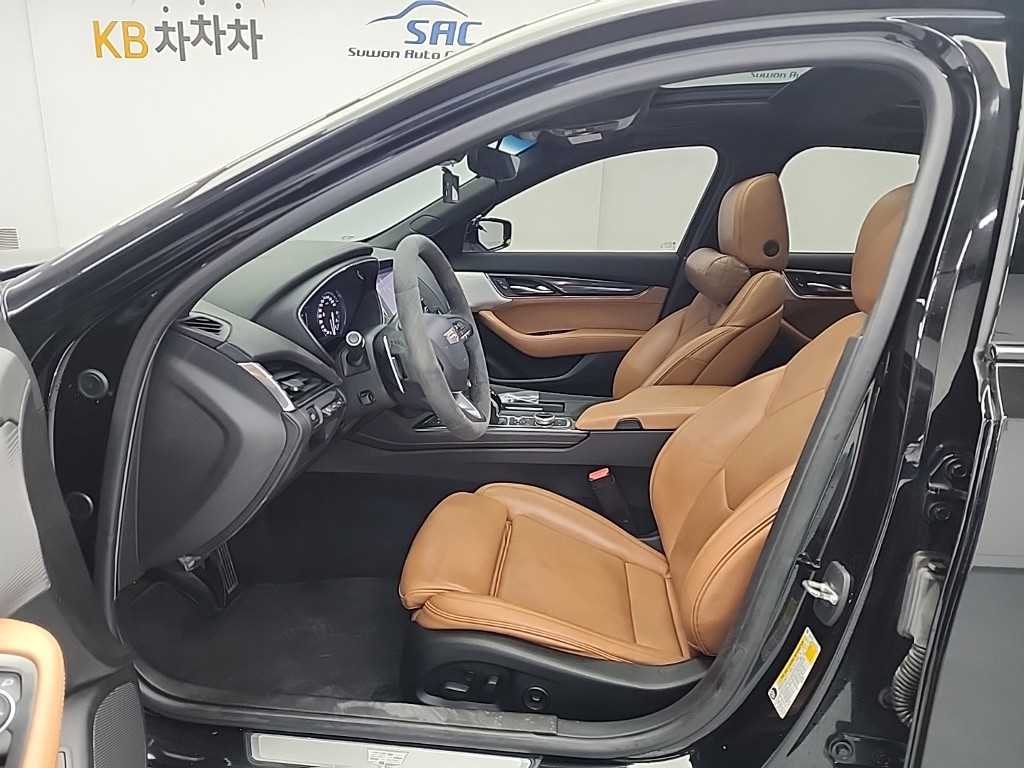 캐딜락 CT5 2.0 스포츠 - 이미지 12