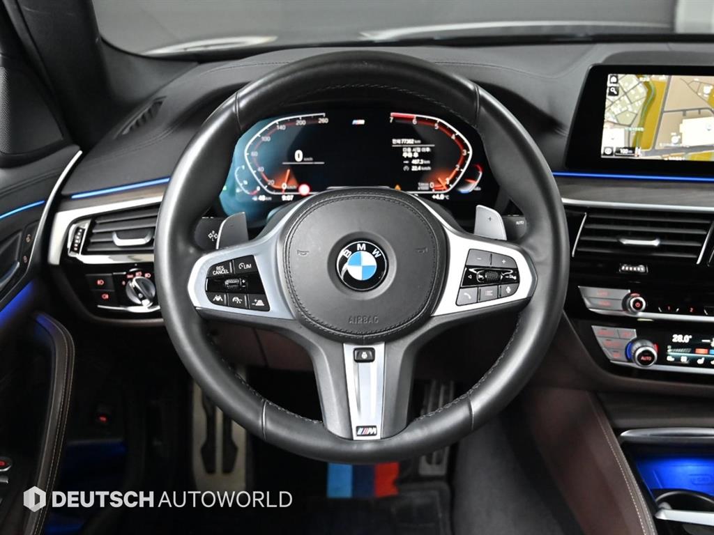 BMW 5시리즈(7세대) 530i xDrive M스포츠팩 플러스 - 이미지 11