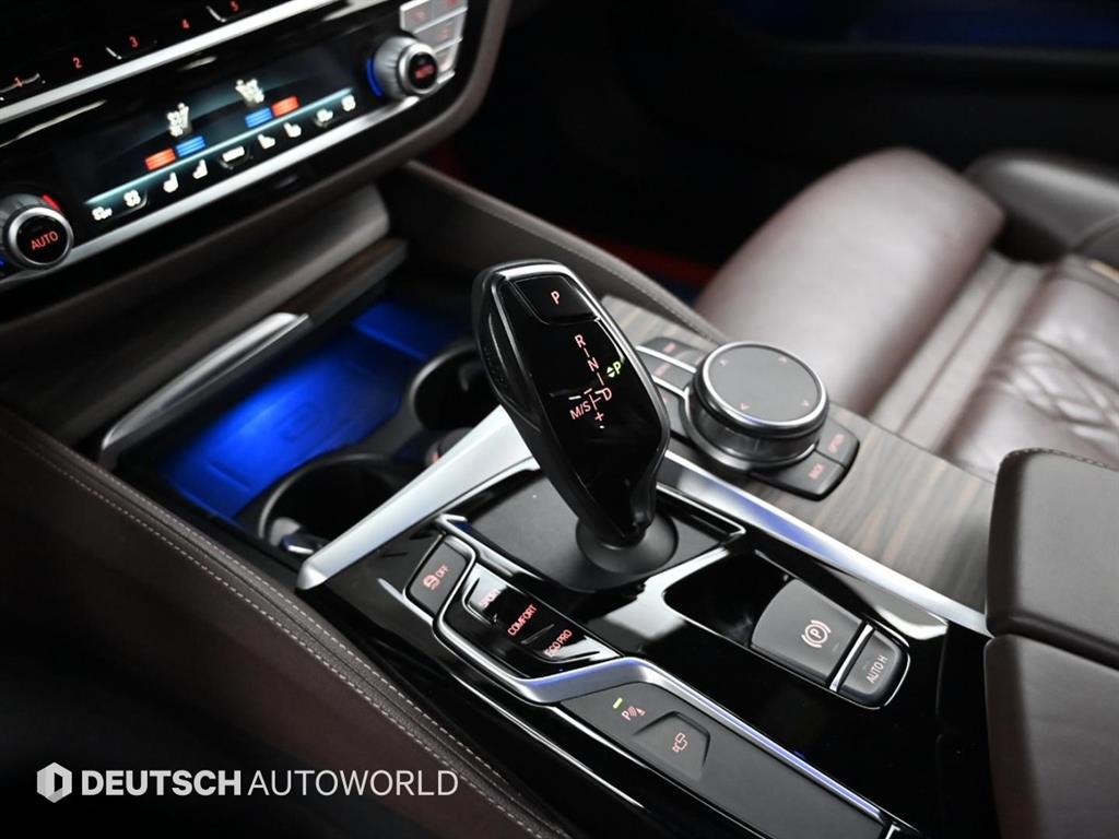 BMW 5시리즈(7세대) 530i xDrive M스포츠팩 플러스 - 이미지 16