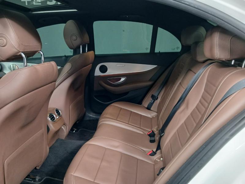 벤츠 E클래스(5세대) E250 아방가르드 - 이미지 7