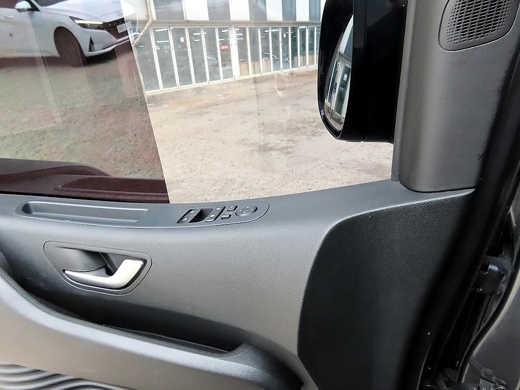 현대 스타리아 3.5 LPG 투어러 9인승 모던 - 이미지 19