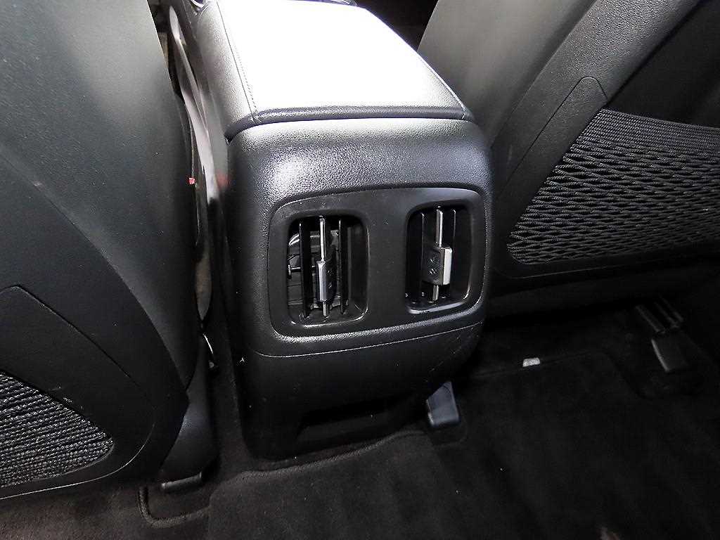 현대 더 올뉴투싼 2.0 디젤 AWD 프리미엄 - 이미지 3