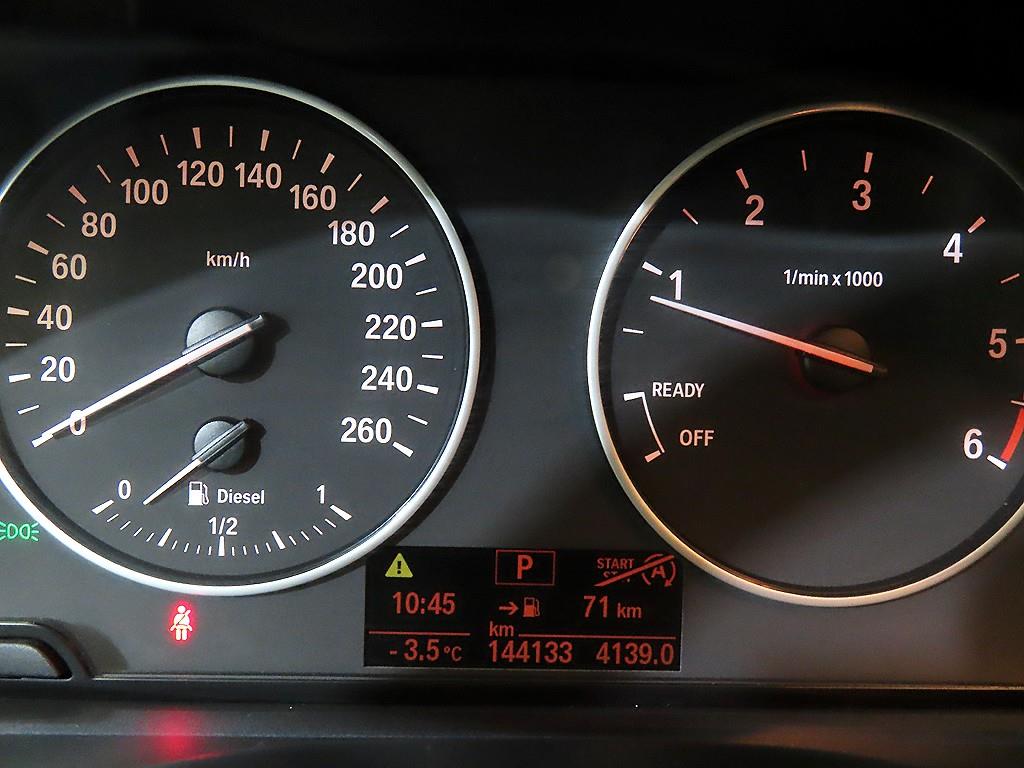 BMW 1시리즈(2세대) 5도어 118d 어반 라인 - 이미지 12