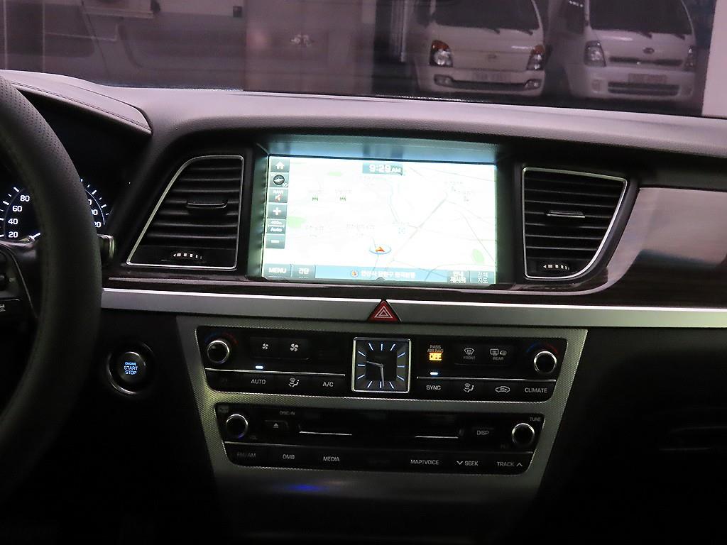 제네시스 G80 3.3 GDi AWD 프리미엄 럭셔리 - 이미지 3