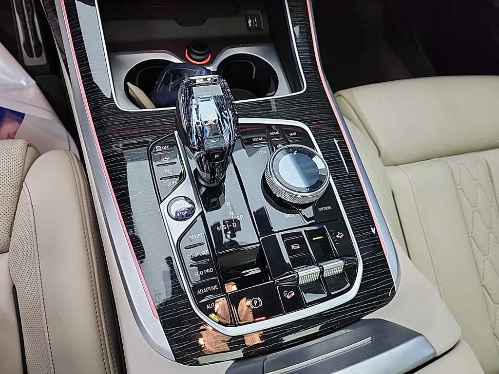 BMW X7 40i xDrive M스포츠 팩 - 이미지 4