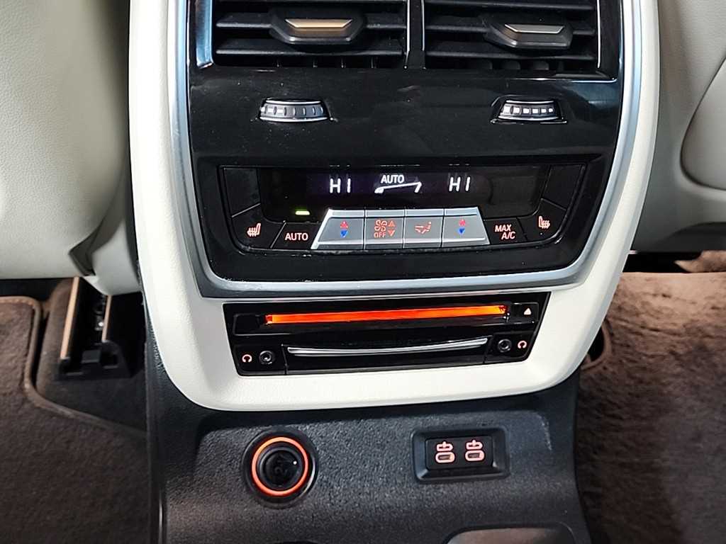 BMW X7 40i xDrive M스포츠 팩 - 이미지 8