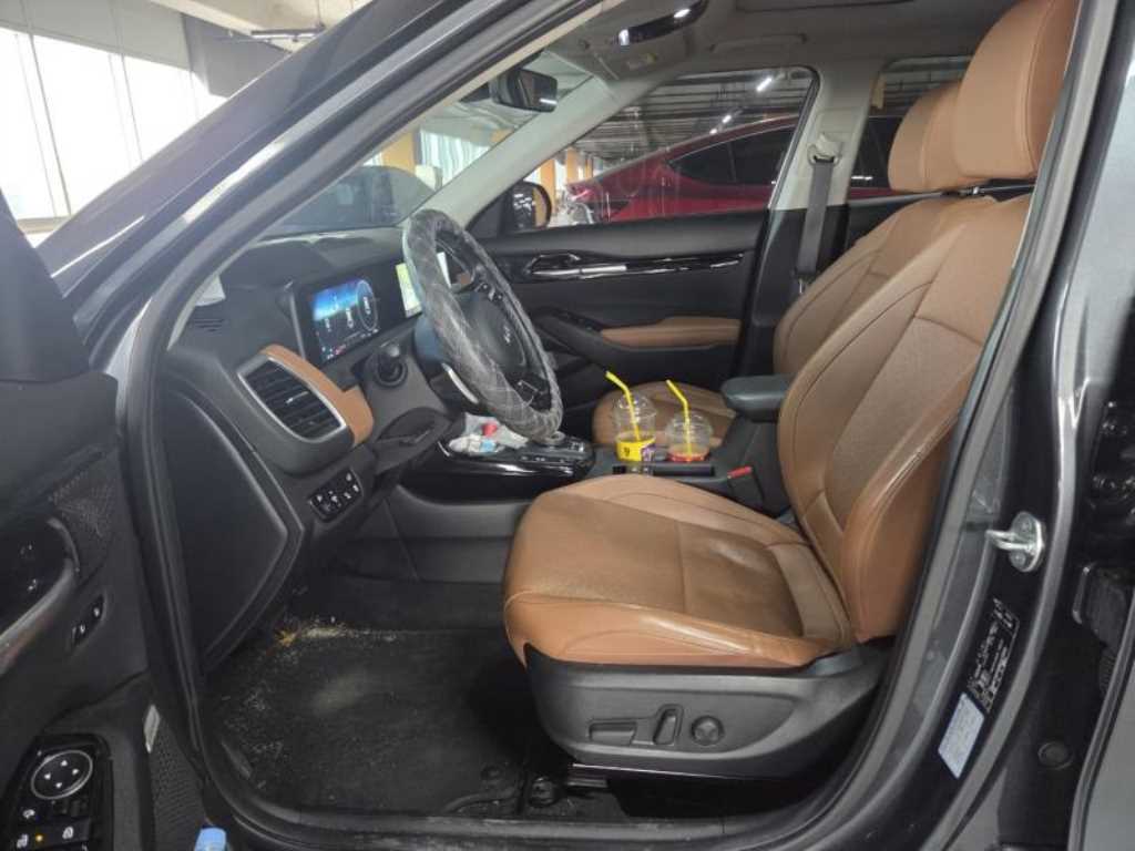 기아 더 뉴셀토스 1.6 가솔린 터보 4WD 시그니처 그래비티 - 이미지 2