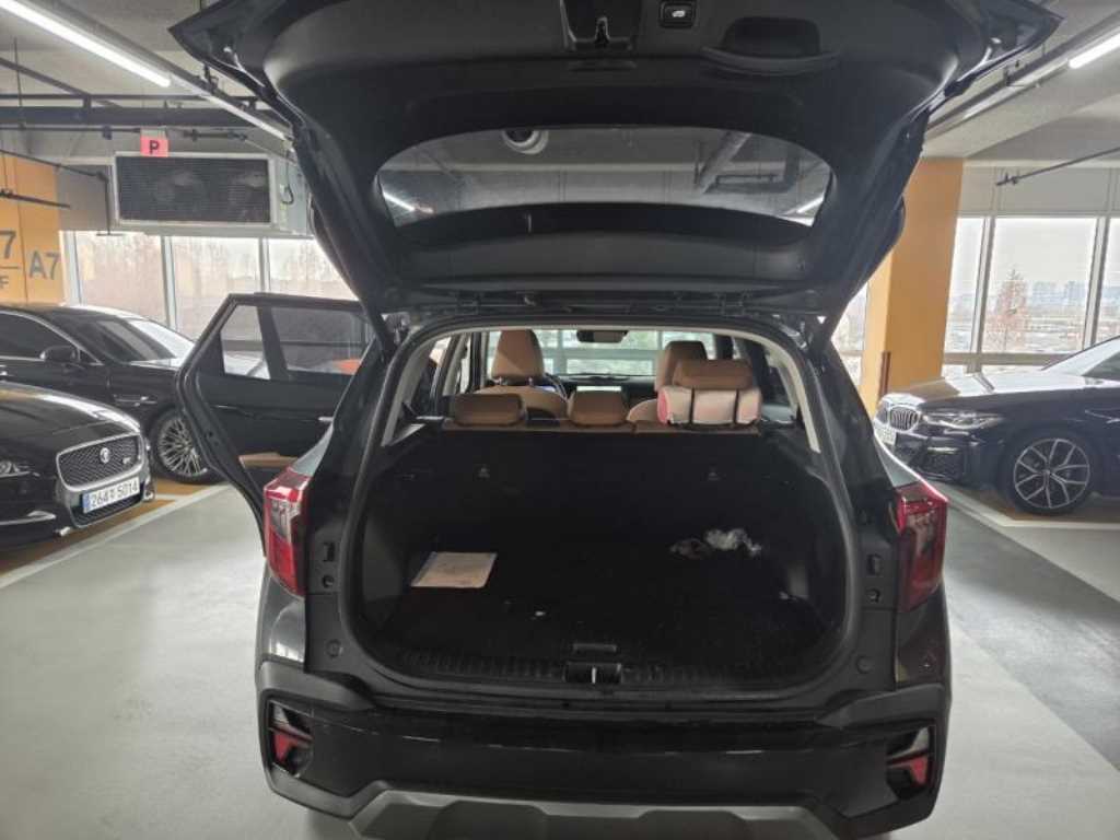 기아 더 뉴셀토스 1.6 가솔린 터보 4WD 시그니처 그래비티 - 이미지 9