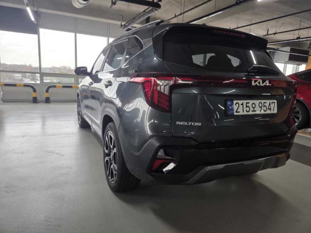 기아 더 뉴셀토스 1.6 가솔린 터보 4WD 시그니처 그래비티 - 이미지 8