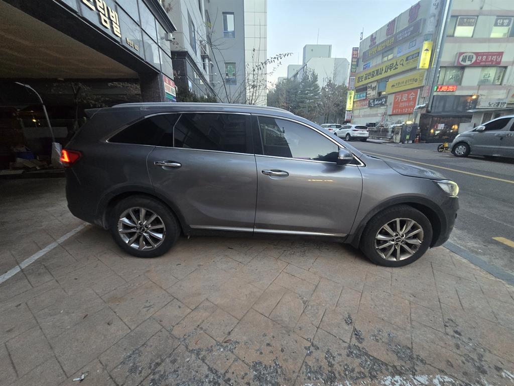 기아 올 뉴쏘렌토 R2.2 4WD 노블레스 스페셜 - 이미지 2