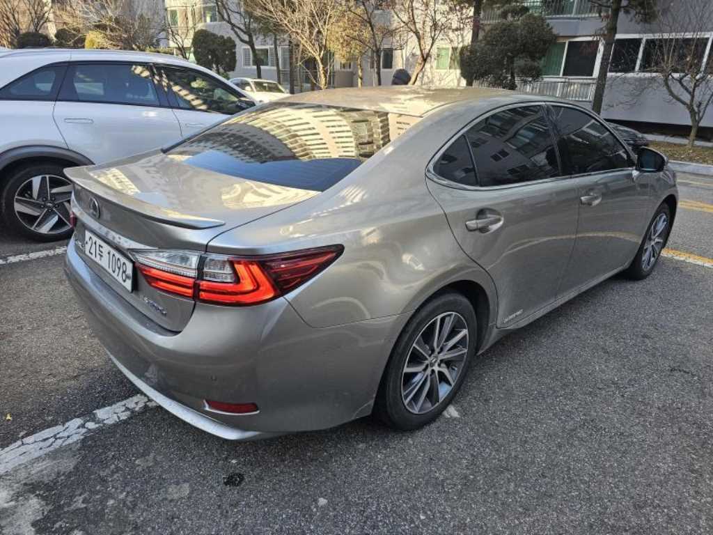 렉서스 ES(6세대) 300h 슈프림 - 이미지 15