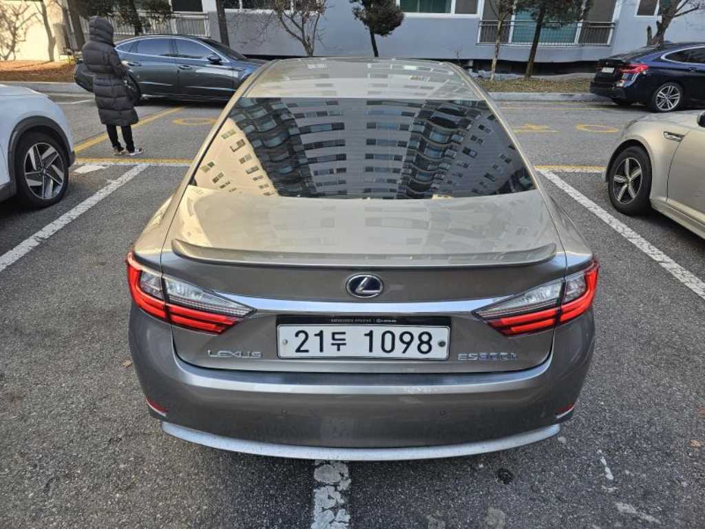 렉서스 ES(6세대) 300h 슈프림 - 이미지 2