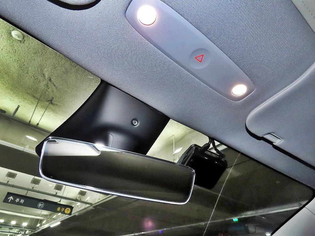 테슬라 모델 Y RWD - 이미지 17