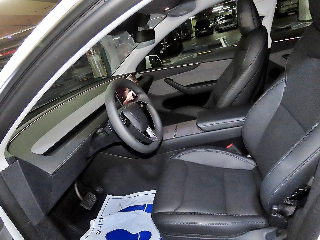 테슬라 모델 Y RWD - 이미지 5