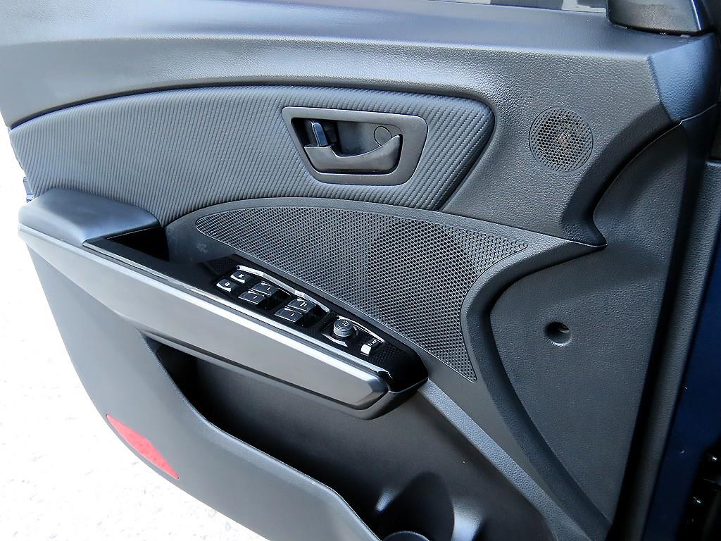 KG모빌리티(쌍용) 베리 뉴 티볼리 1.5 가솔린 2WD V1 - 이미지 2