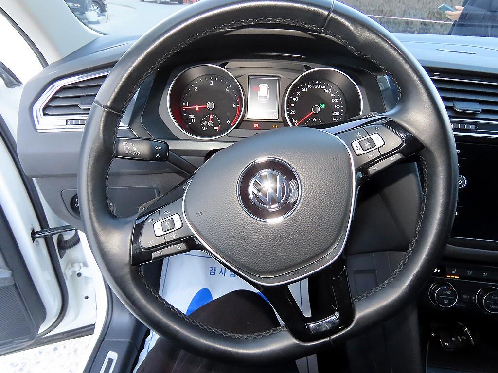 폭스바겐 티구안(2세대) 2.0 TDI 프리미엄 - 이미지 17